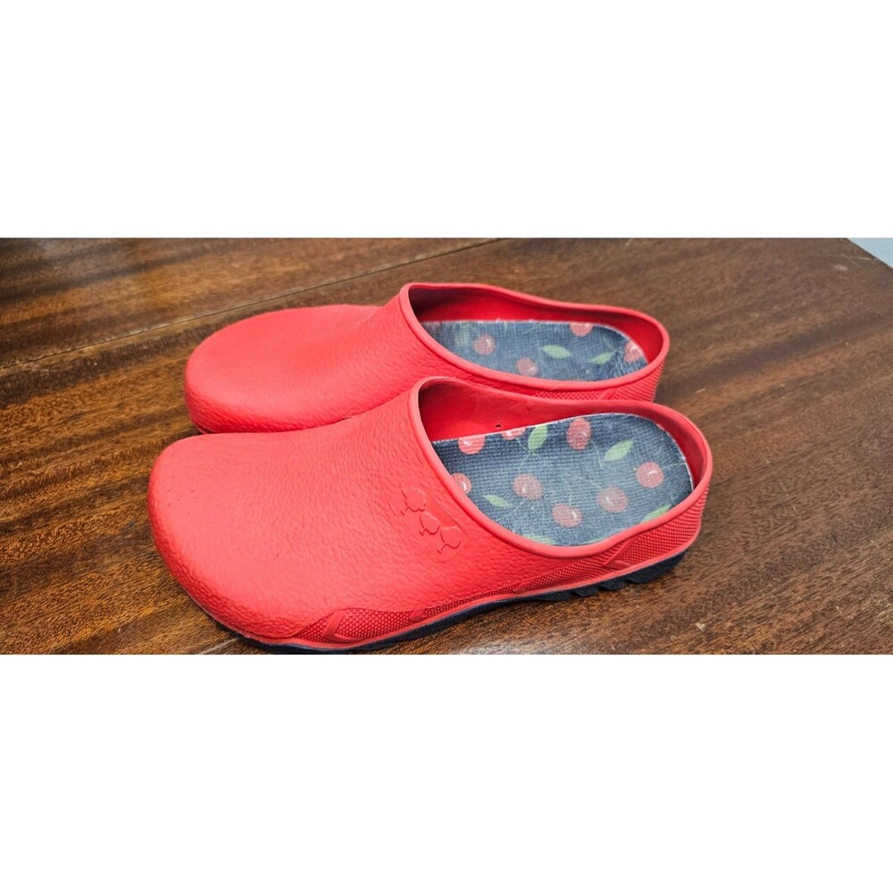 Aldi Gardenline Red Garden Clogs Shoes Cherry Accent Size 7/8 EUC